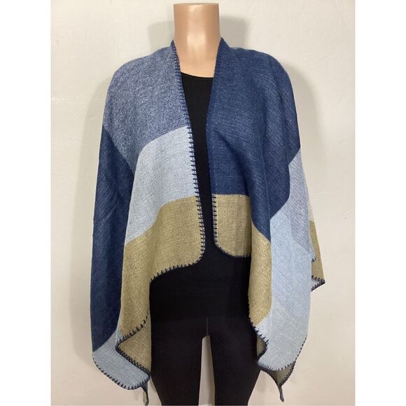 New Harve Benard blue plaid ruana. Retails $119 - Picture 4 of 7